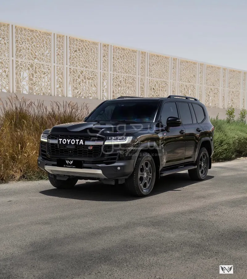 2022 Toyota Land Cruiser GR sport