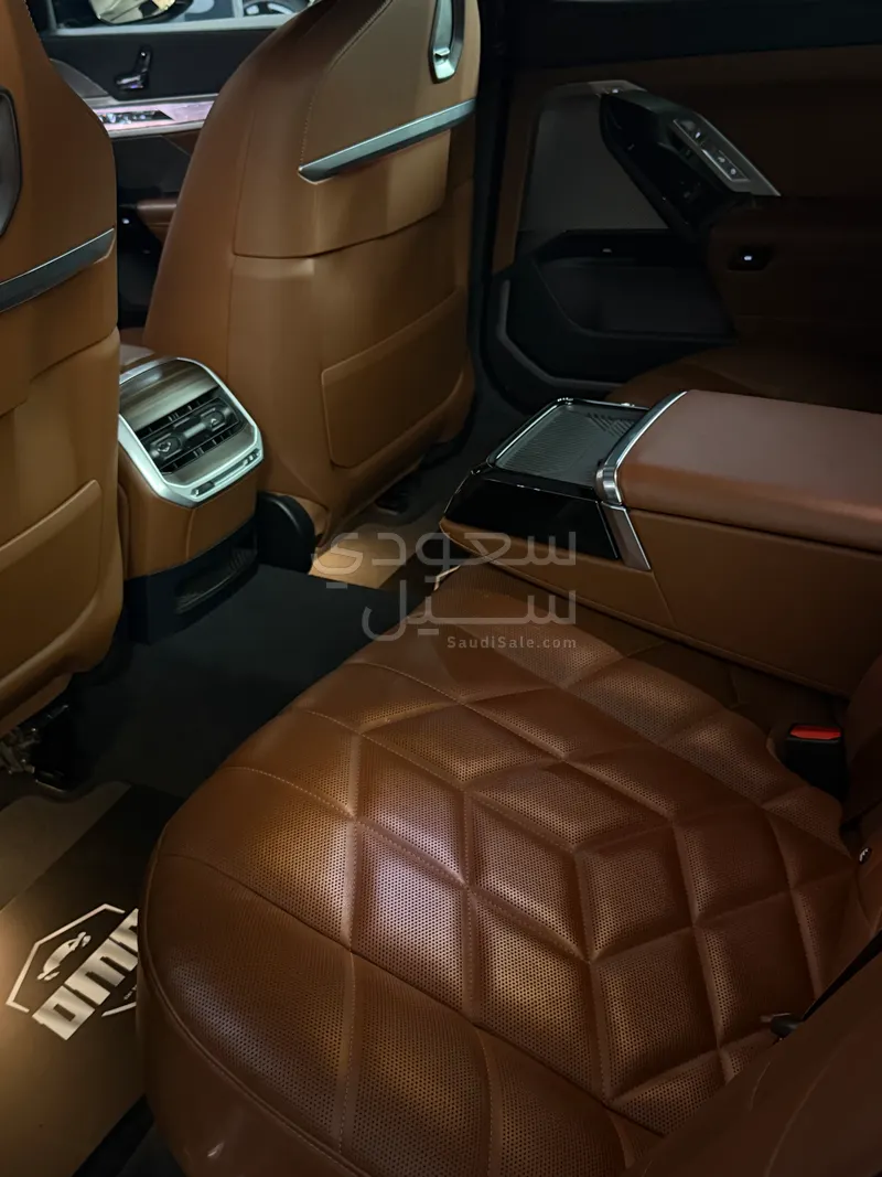 2025 BMW 7 Series 735i