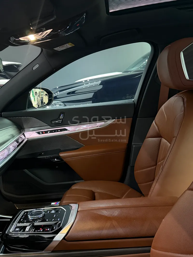 2025 BMW 7 Series 735i