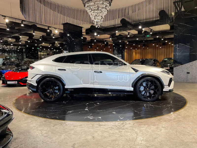 2024 Lamborghini URUS Performante
