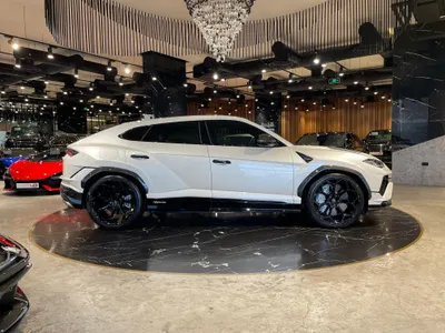 2024 Lamborghini URUS Performante