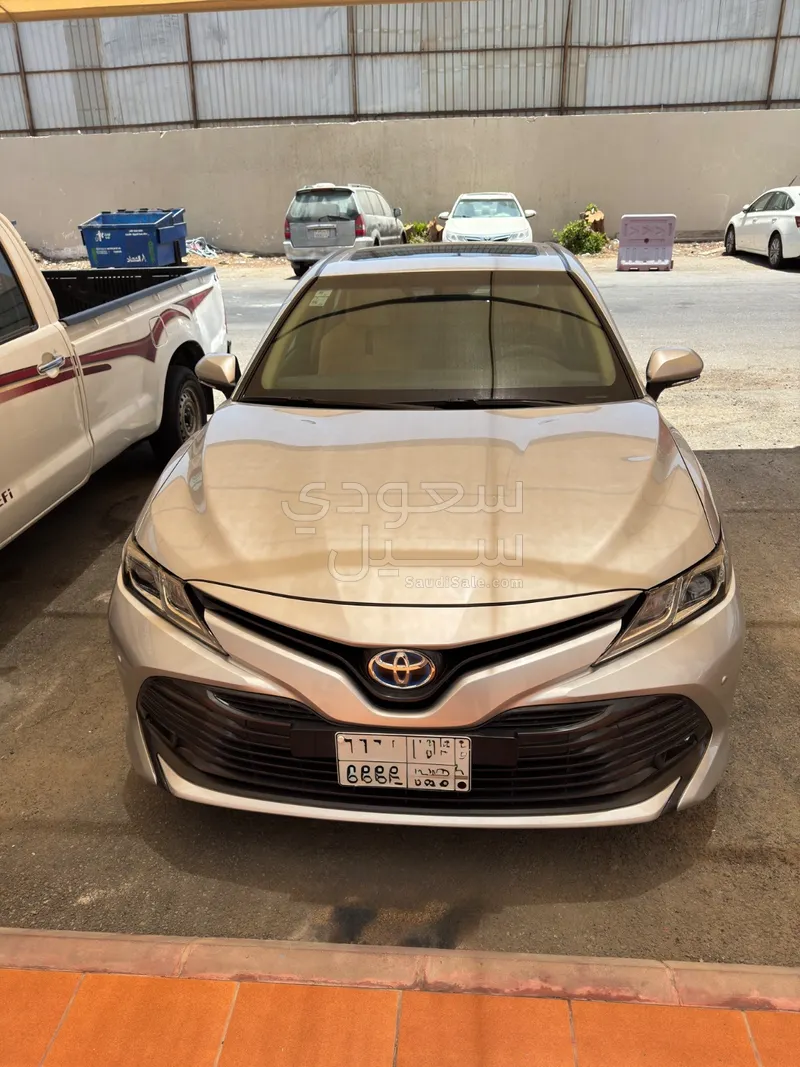 2020 Toyota Camry GLE