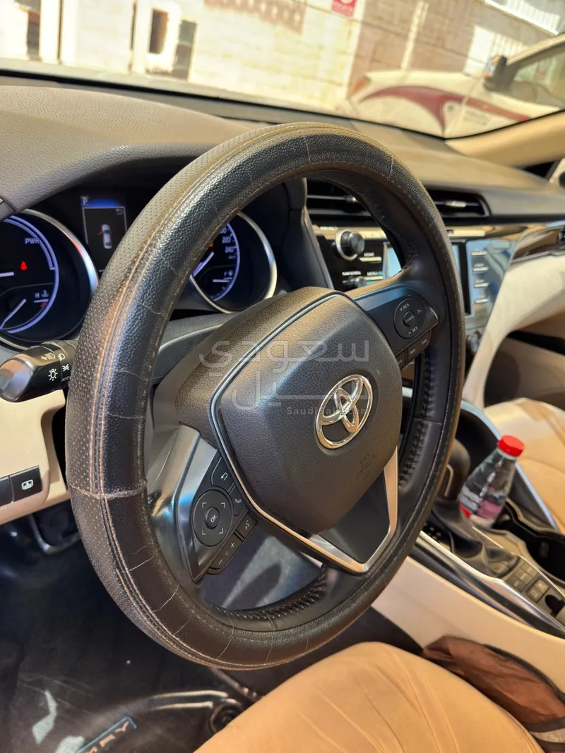 2020 Toyota Camry GLE