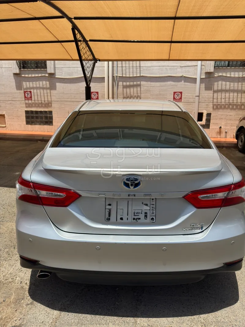 2020 Toyota Camry GLE