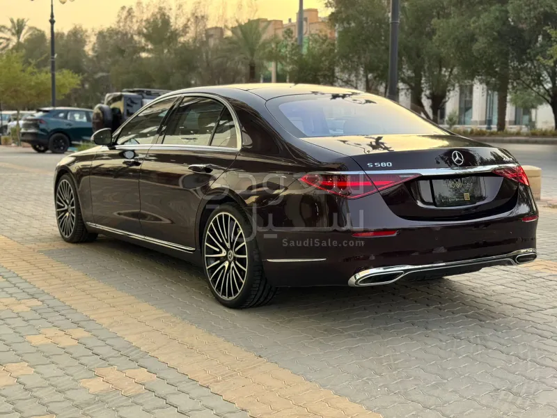 2022 Mercedes-Benz S 580