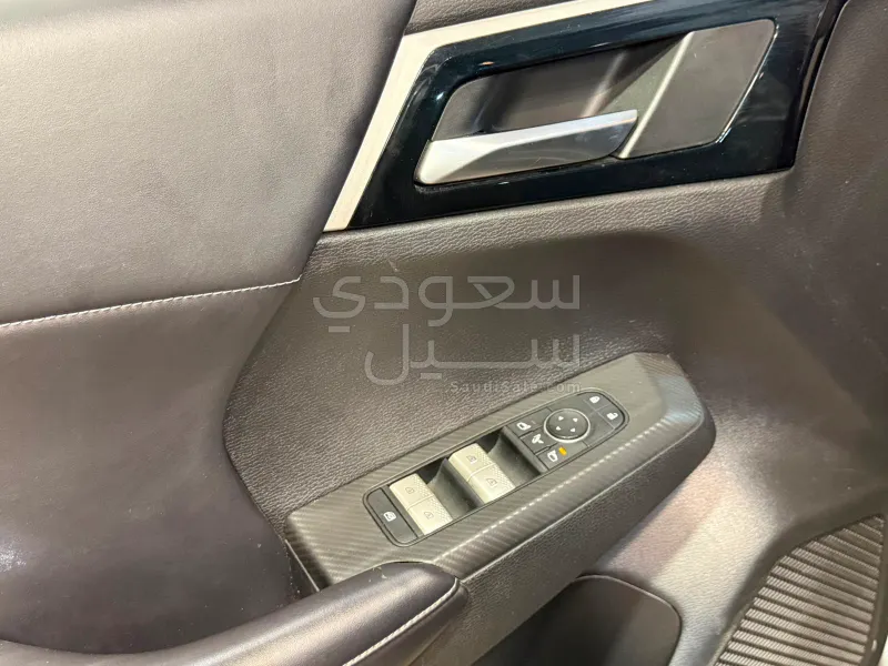 2023 متسوبيشي اوت لاندر