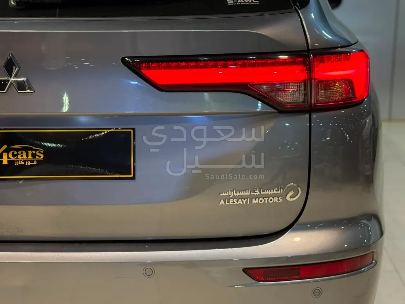 2023 متسوبيشي اوت لاندر