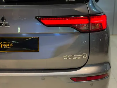2023 متسوبيشي اوت لاندر