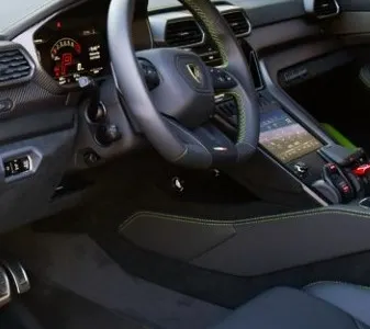 2024 Lamborghini URUS Performante