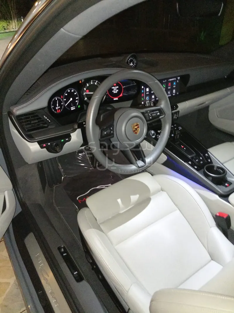 2024 بورش 911 كاريرا