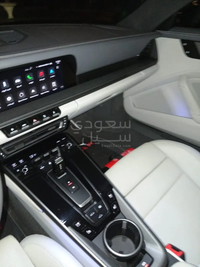 2024 بورش 911 كاريرا