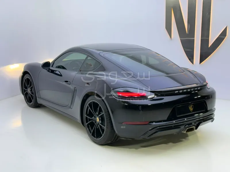 2023 بورش 718 بوكستر