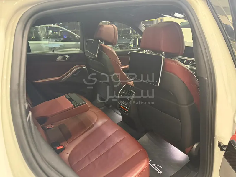 2021 بي ام دبليو الفئة اكس 6 إم 50 أي