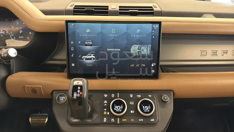 2025 Land Rover Defender 90