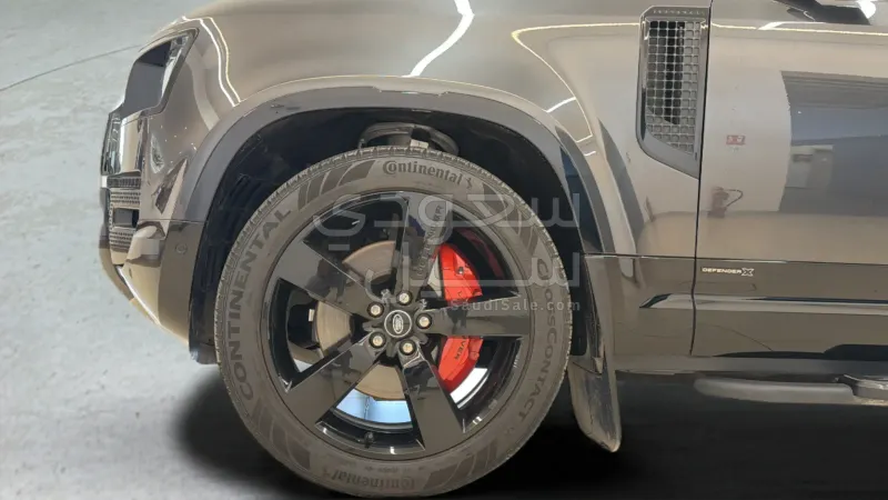 2025 Land Rover Defender 90