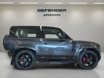 2025 Land Rover Defender 90