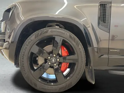 2025 Land Rover Defender 90