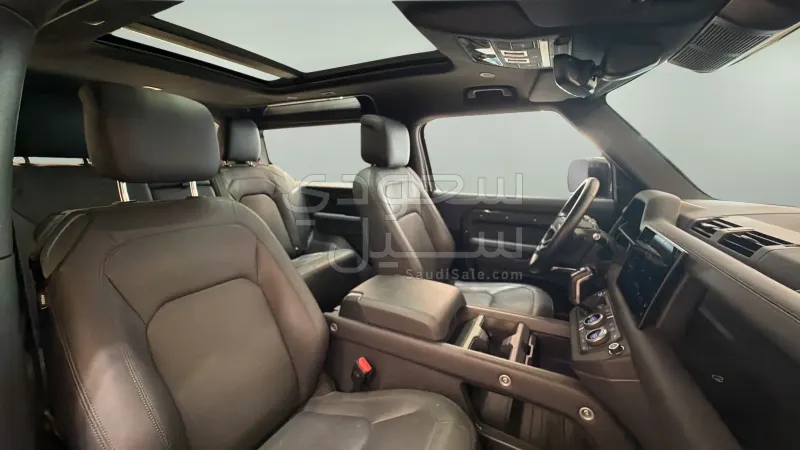 2025 Land Rover Defender 90