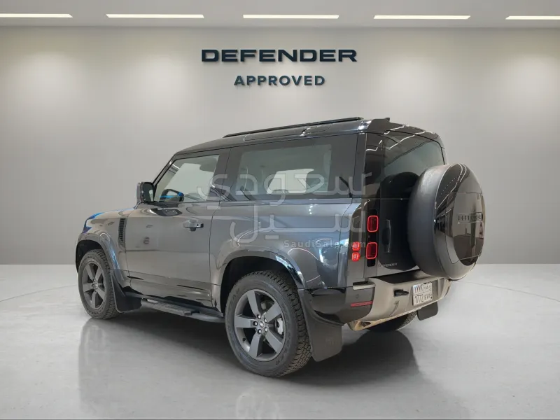 2025 Land Rover Defender 90