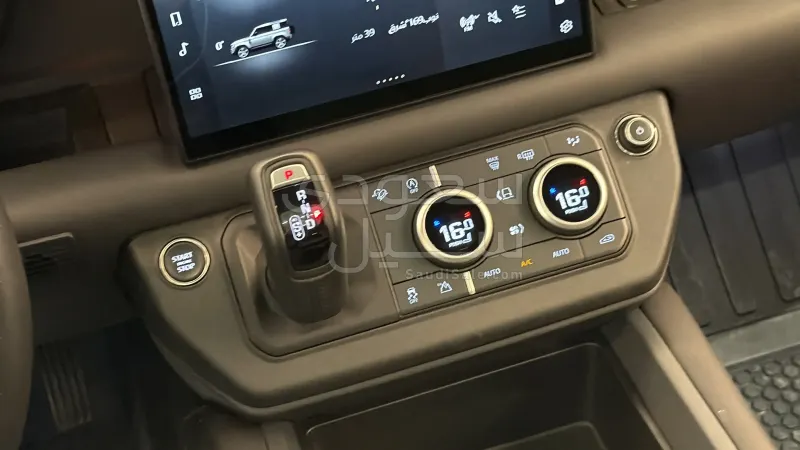 2025 Land Rover Defender 90