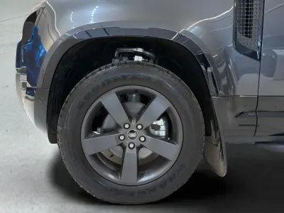 2025 Land Rover Defender 90