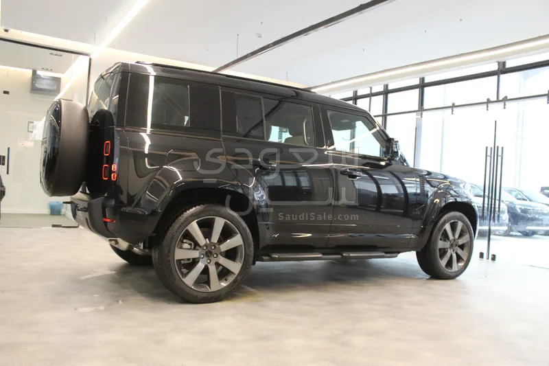 2026 Land Rover Defender 110 X dynamic