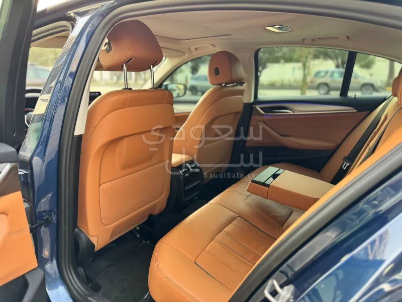 2022 بي ام دبليو الفئة الخامسة 520 أي
