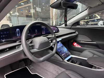 2025 Lucid Air Pure