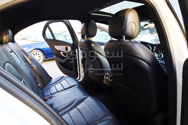 2020 مرسيدس - بنز سي 300