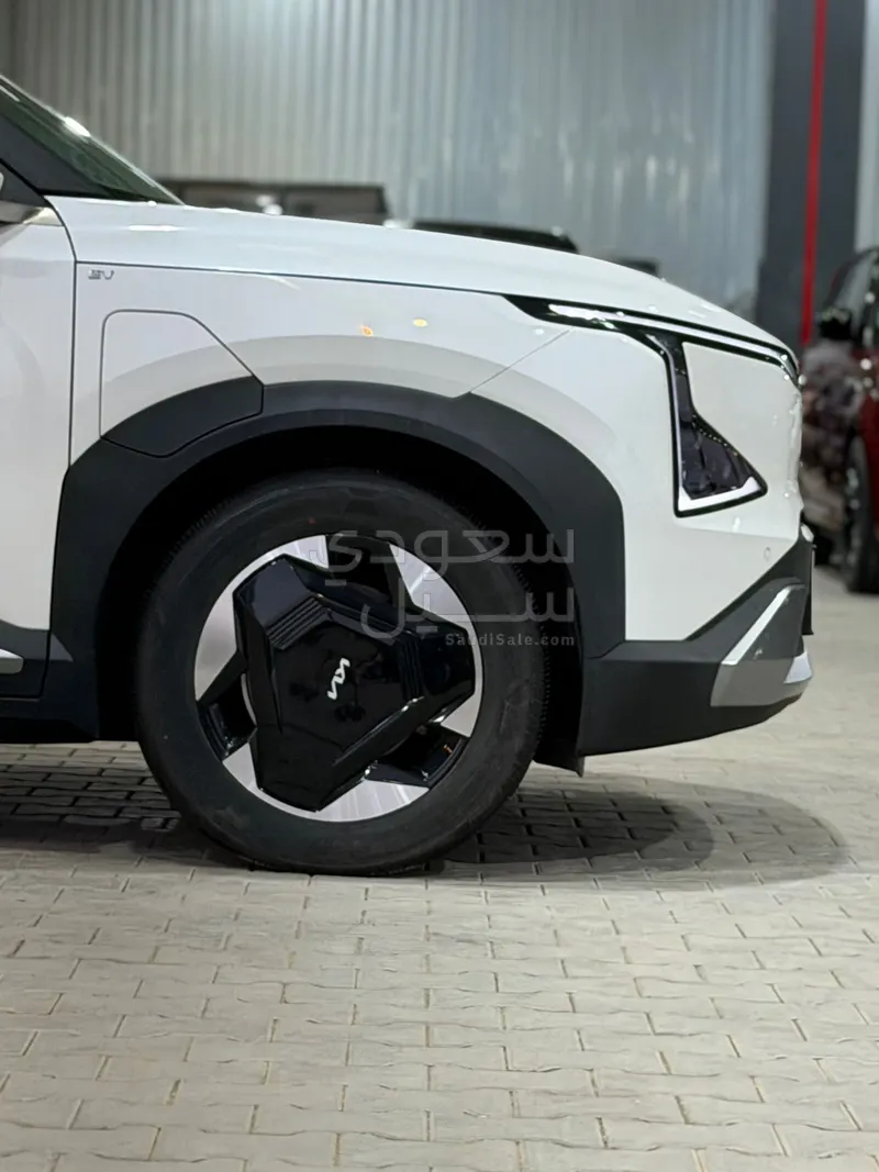 2025 Kia EV5 standard