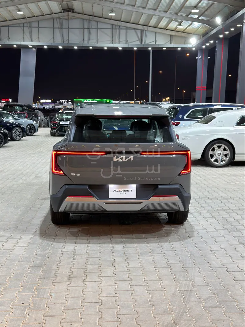 2025 Kia EV5 standard