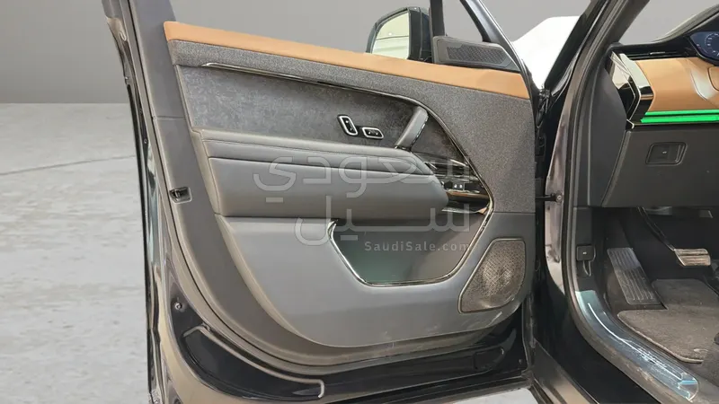 2025 لاند روفر رينج روفر سبورت اوتوبيوجرافي