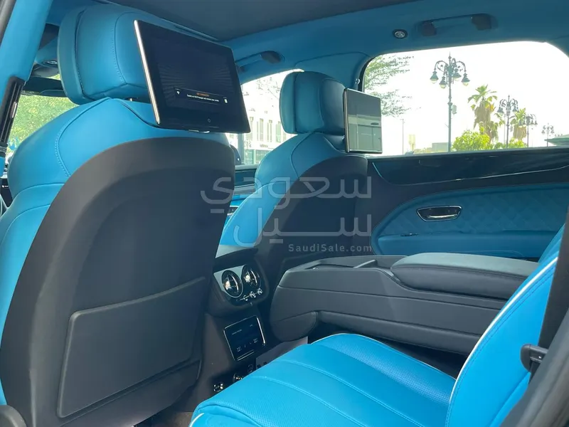 2025 Bentley Bentayga