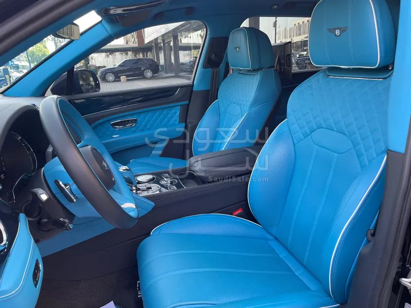 2025 Bentley Bentayga