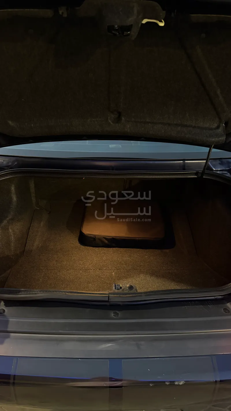 2016 دودج تشالنجر اس ار تي 8