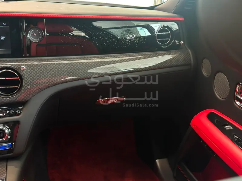 2024 رولز رويس قوست بلاك بادج