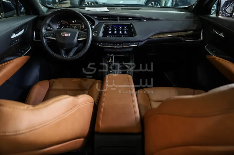 2021 كاديلاك اكس تي 4