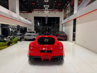2016 فيراري اف 12