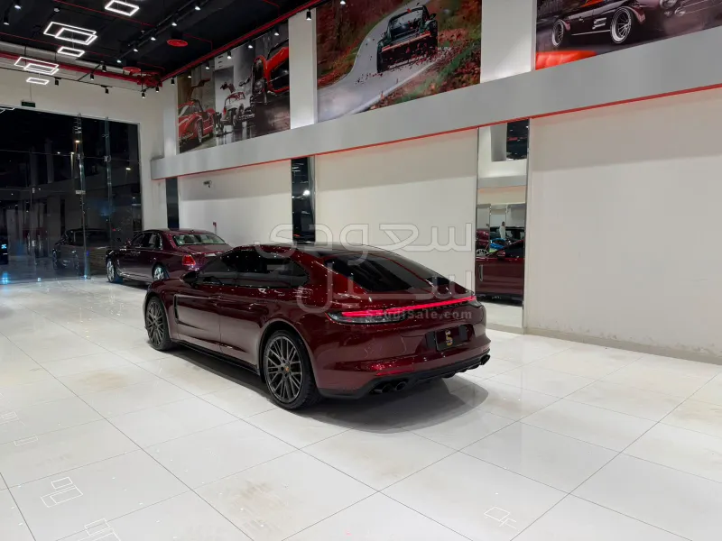 2022 Porsche Panamera Platinum Edithon