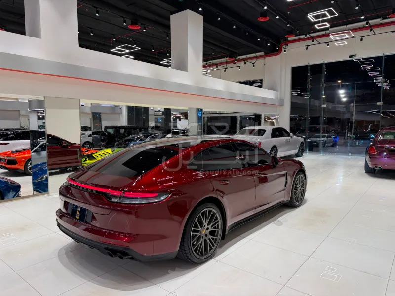 2022 Porsche Panamera Platinum Edithon