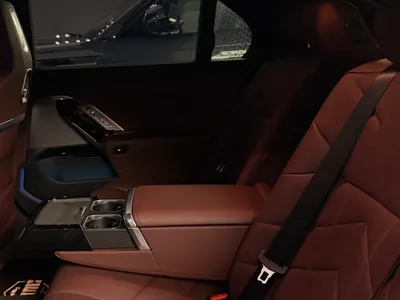 2025 بي ام دبليو الفئة السابعة 735أي