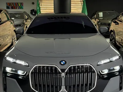 2025 بي ام دبليو الفئة السابعة 735أي