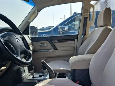 2017 متسوبيشي باجيرو