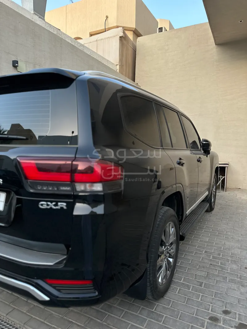 2024 Toyota Land Cruiser GXR