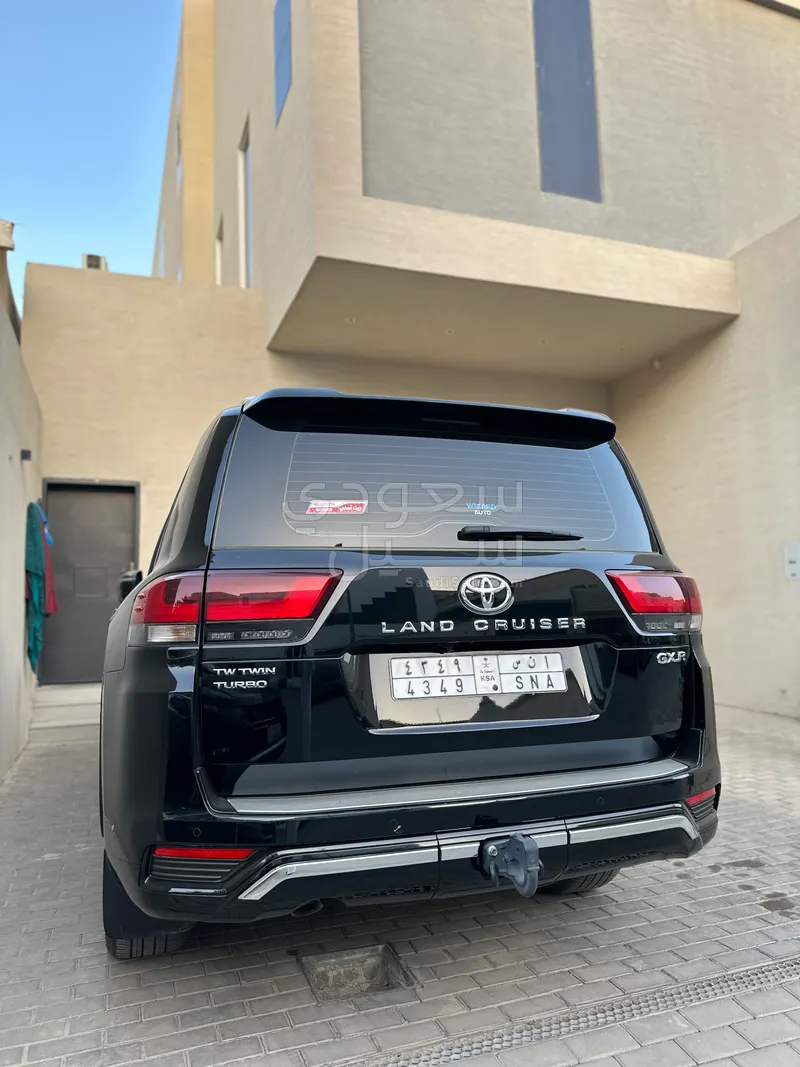 2024 Toyota Land Cruiser GXR