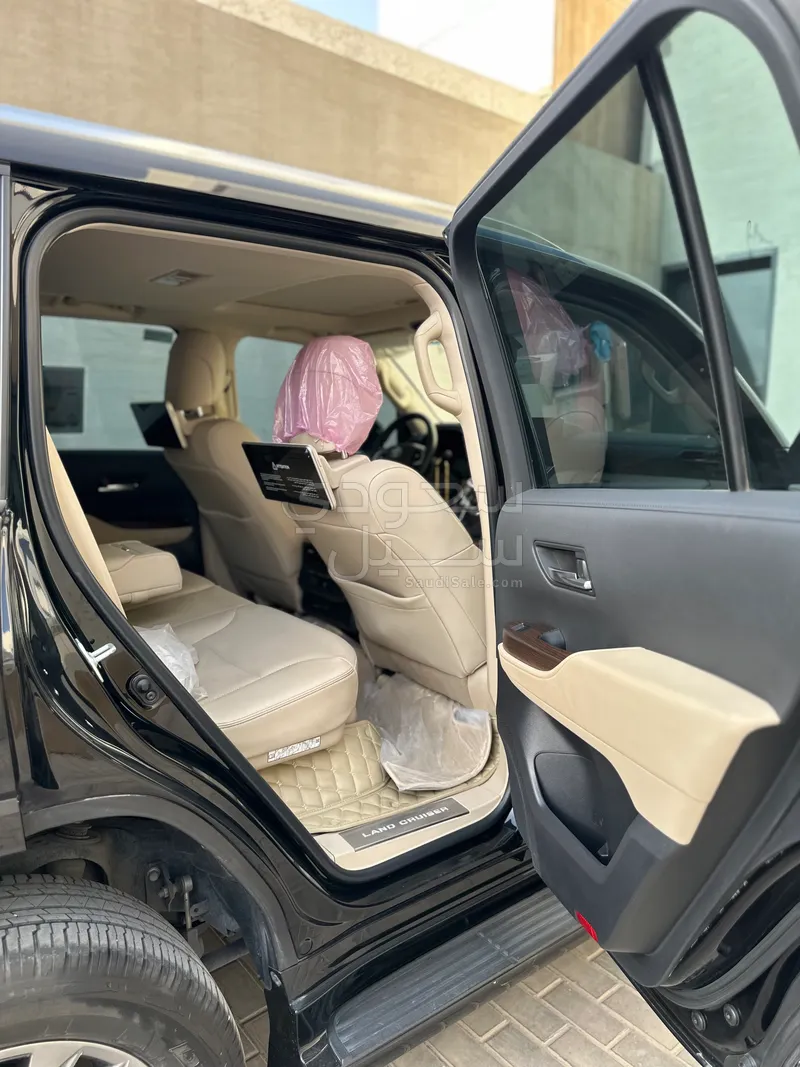2024 Toyota Land Cruiser GXR
