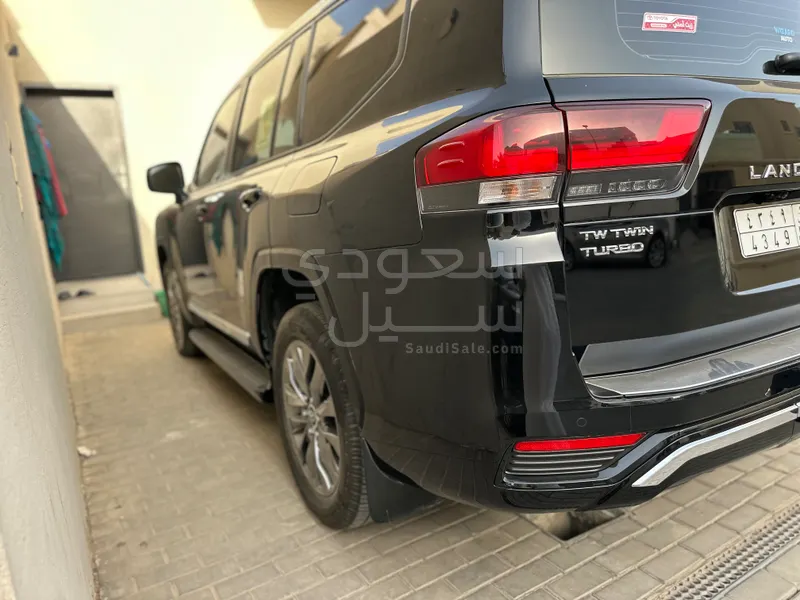 2024 Toyota Land Cruiser GXR