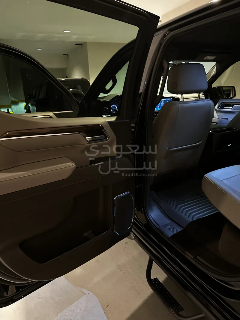 2025 شفروليه سلفرادو زد 71