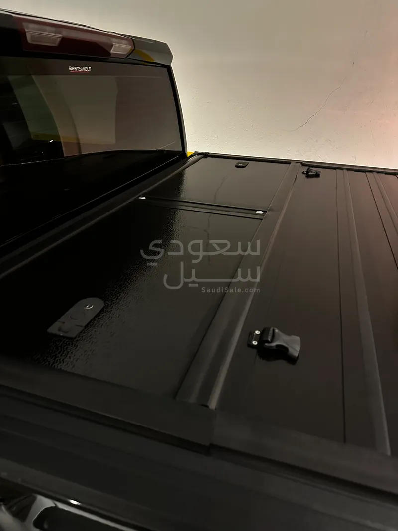 2025 شفروليه سلفرادو زد 71