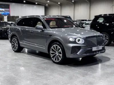 2021 بنتلي بنتايجا في 8